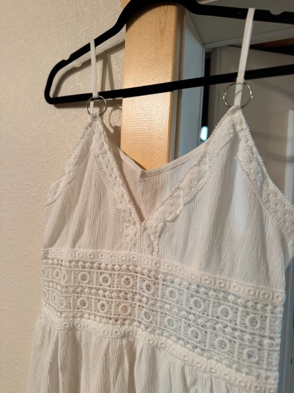White Crochet-Detail Sundress - Picture 4 of 9